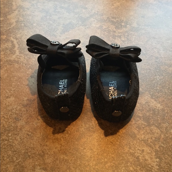 Michael Kors Baby Day Glittery Crib Shoes - Picture 2 of 3